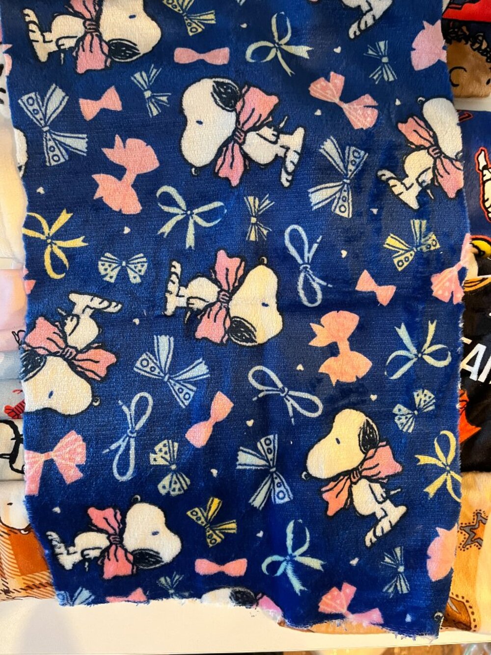19 pc Snoopy scrap fabric - bundle 9 - Picture 5 of 15